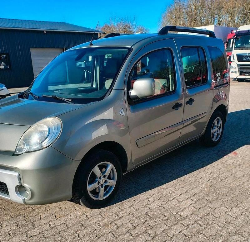 Gebraucht Renault Kangoo 85 PS (62 kW) 2010 Silber Van / Kleinbus