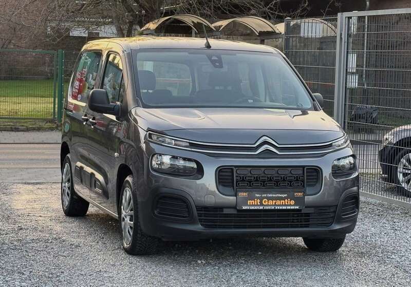Grau Gebraucht 2019 Citroën Berlingo Live Van / Kleinbus | 12.500 € (Fairer Preis) - Bild 1/4