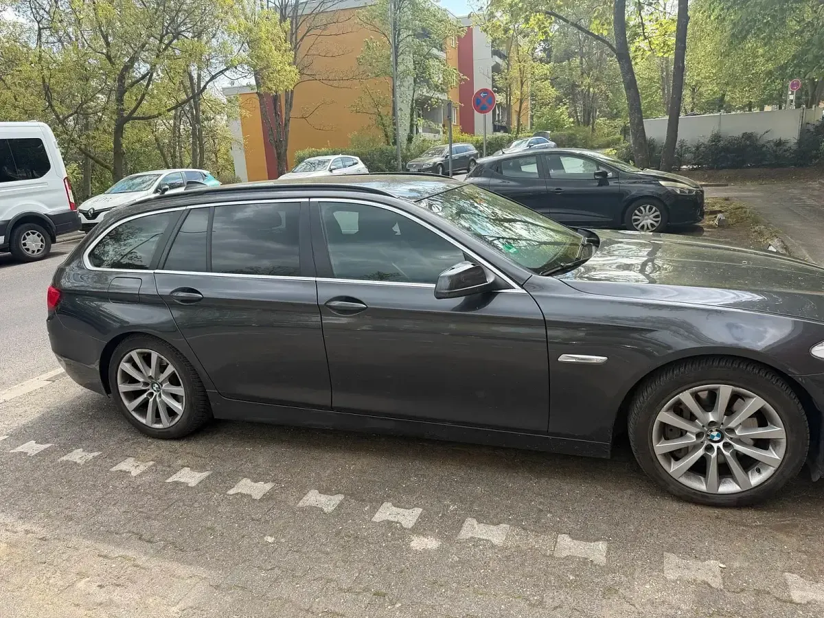 Gebraucht BMW 530 245 PS (180 kW) 2010 Grau Kombi