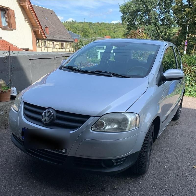 Grau Gebraucht 2008 VW Fox Kleinwagen | 2.000 € (Fairer Preis) - Bild 1/4