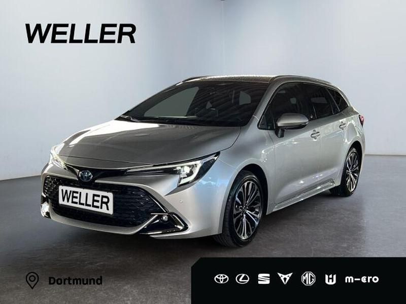 Silber Gebraucht 2024 Toyota Corolla Team Limousine | 26.940 € (Fairer Preis) - Bild 1/4