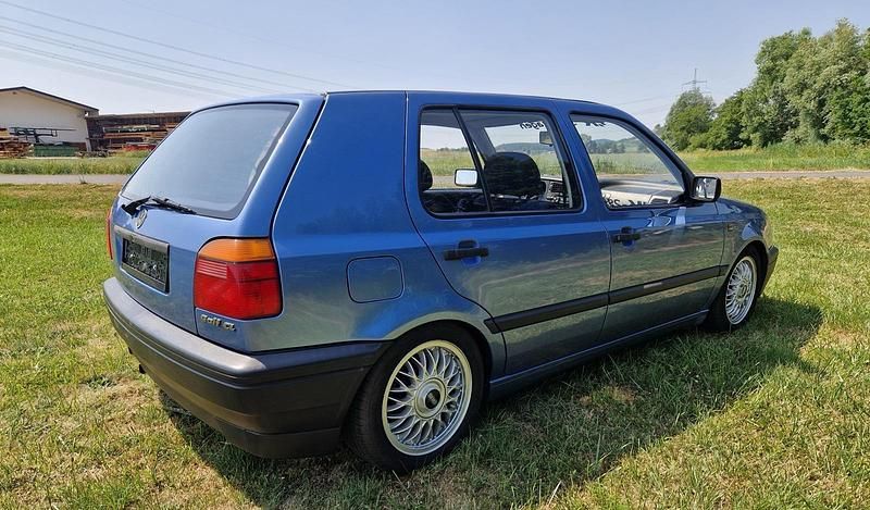 Gebraucht VW Golf III 60 PS (44 kW) 1992 Blau Kleinwagen
