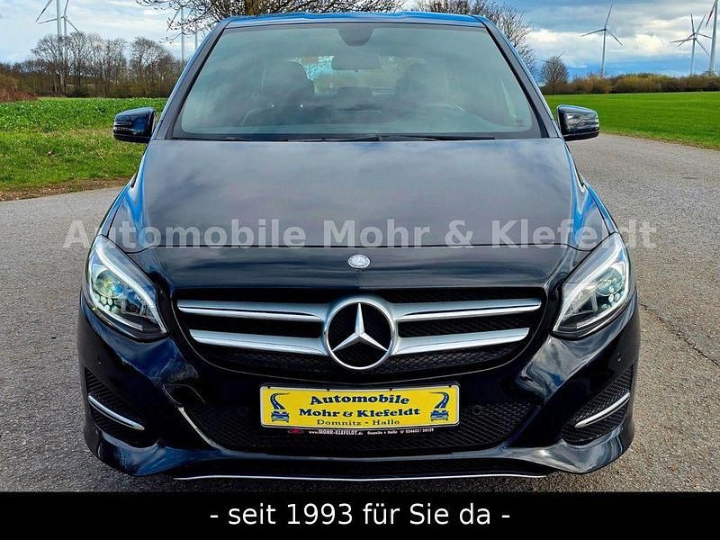 Gebraucht Mercedes B180 122 PS (89 kW) 2016 Schwarz Van / Kleinbus
