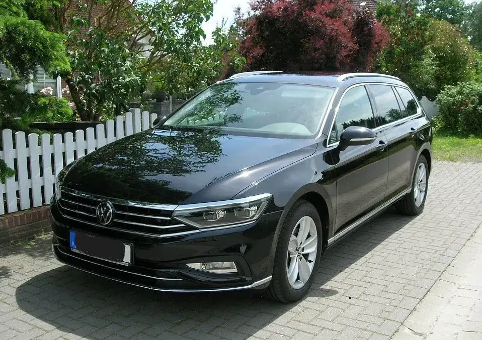 Gebraucht VW Passat Elegance 200 PS (147 kW) 2023 Schwarz Kombi