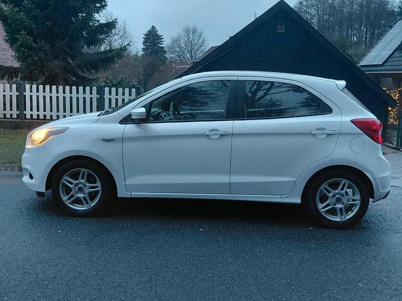 Gebraucht Ford Ka Plus 86 PS (63 kW) 2017 Weiß Kleinwagen