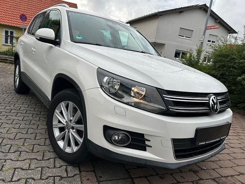 Weiß Gebraucht 2011 VW Tiguan Sportline SUV | 7.999 € (Guter Preis) - Bild 1/4