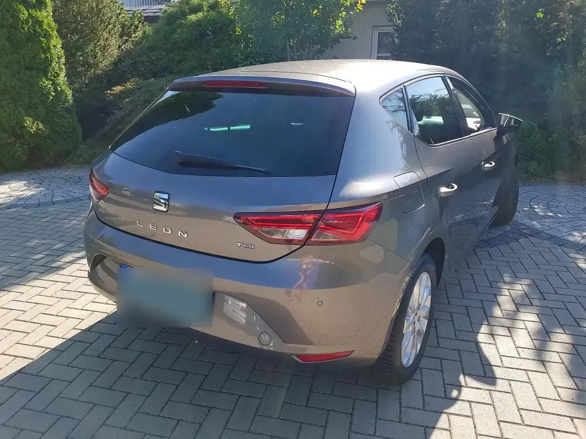 Gebraucht Seat Leon 110 PS (80 kW) 2015 Grau Kleinwagen