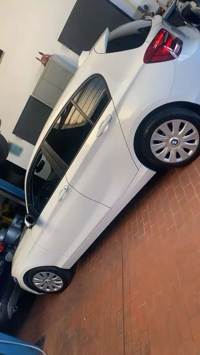 Gebraucht BMW 114 101 PS (74 kW) 2013 Weiß Kleinwagen