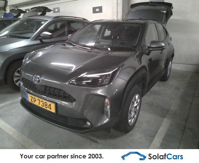 Grau Gebraucht 2023 Toyota Yaris Cross SUV | 19.723 € (Guter Preis) - Bild 1/4