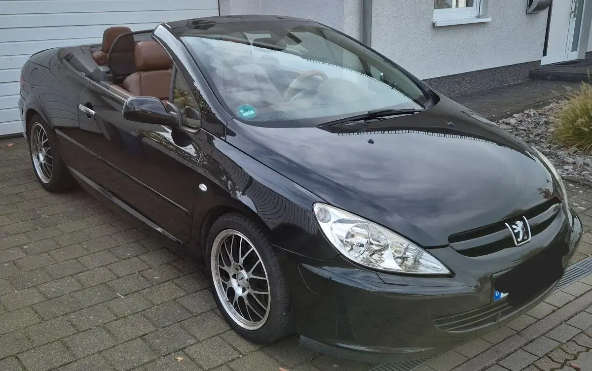 Gebraucht Peugeot 307 CC 136 PS (100 kW) 2004 Schwarz Cabrio
