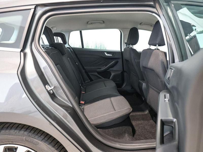 Neu Ford Focus Titanium 125 PS (91 kW) 2025 Magnetic grau Kombi