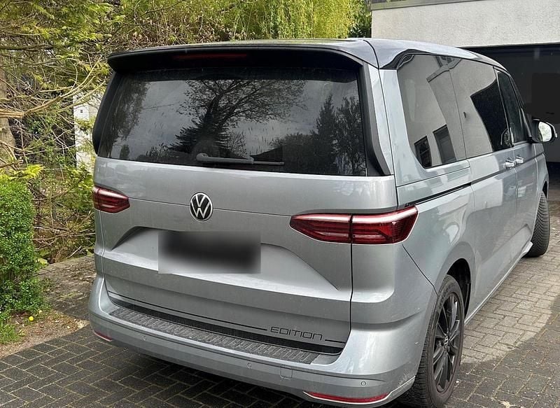 Second-hand VW Multivan 150 CP (110 kW) 2022 Gri Monovolum