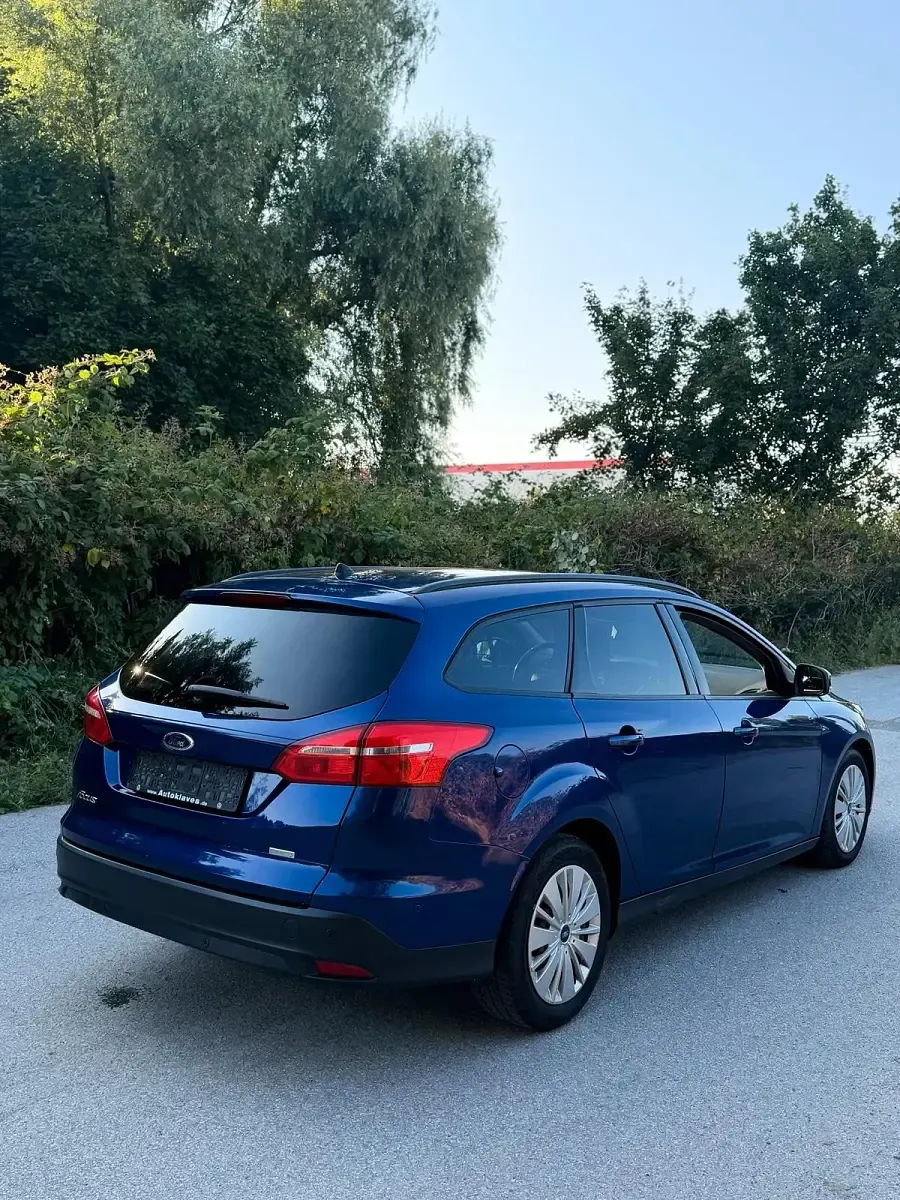 Gebraucht Ford Focus Business Edition 125 PS (91 kW) 2016 Blau Kombi