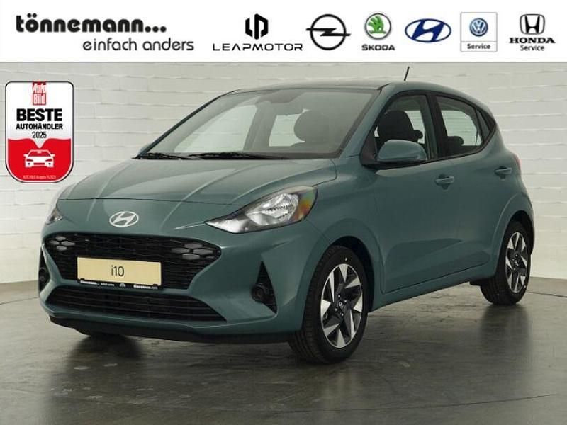Gruen Neu 2025 Hyundai i10 Trend Kleinwagen | 19.424 € (Fairer Preis) - Bild 1/3