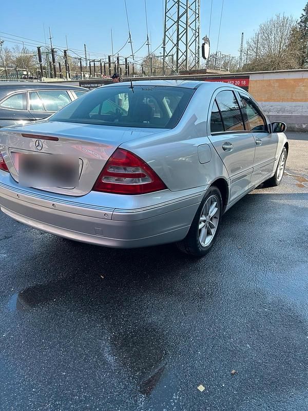 Gebraucht Mercedes C320 217 PS (159 kW) 2003 Grau Limousine