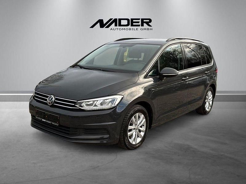 Grau Gebraucht 2018 VW Touran Comfortline Van / Kleinbus | 15.290 € (Fairer Preis) - Bild 1/4
