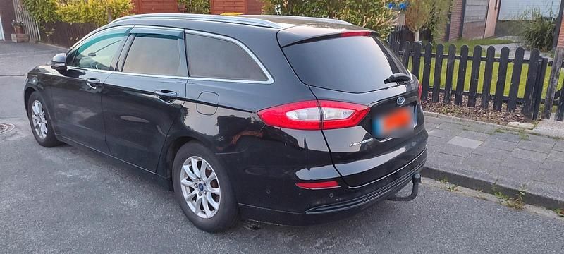 Gebraucht Ford Mondeo Titanium 150 PS (110 kW) 2015 Schwarz Kombi