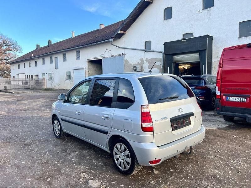 Gebraucht Hyundai Matrix 103 PS (75 kW) 2009 Silber Van / Kleinbus