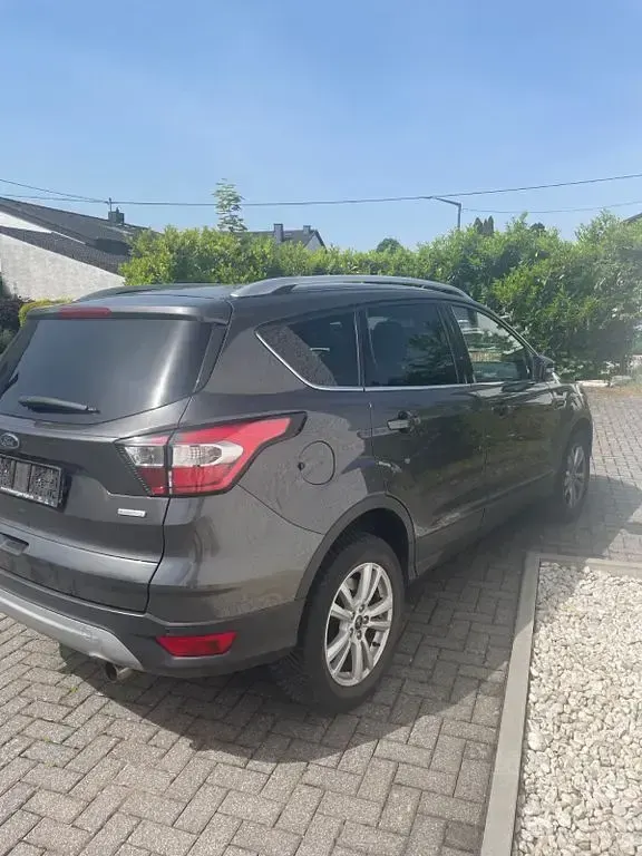 Gebraucht Ford Kuga Cool & Connect 150 PS (110 kW) 2018 Grau SUV