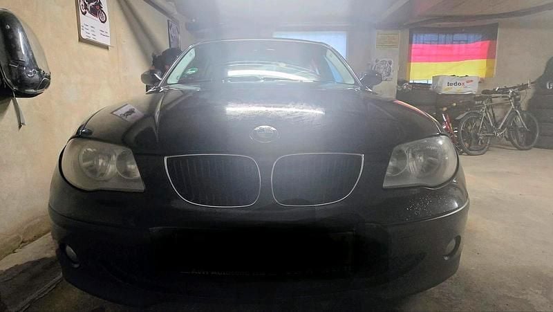 Gebraucht BMW 118 Sport Line 122 PS (89 kW) 2005 Schwarz Kleinwagen