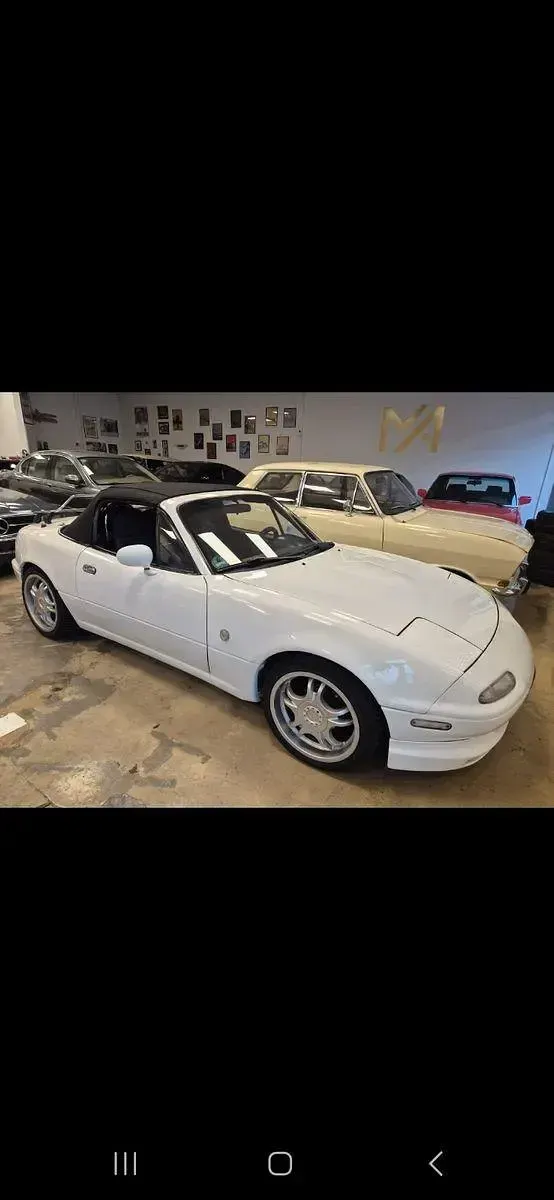 Second-hand Mazda MX5 Edition 116 CP (85 kW) 1993 Alb Cabrio