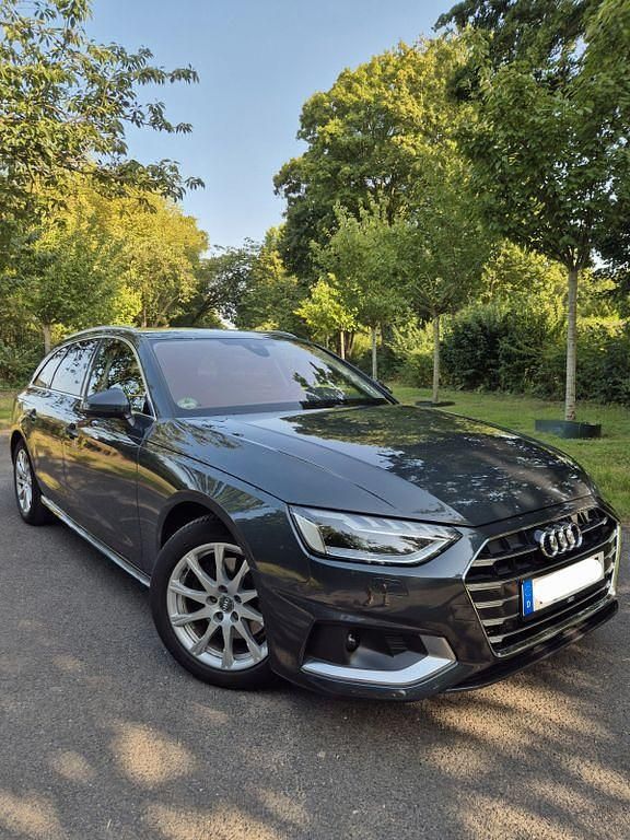 Grau Gebraucht 2019 Audi A4 Advanced Kombi | 21.999 € (Guter Preis) - Bild 1/4