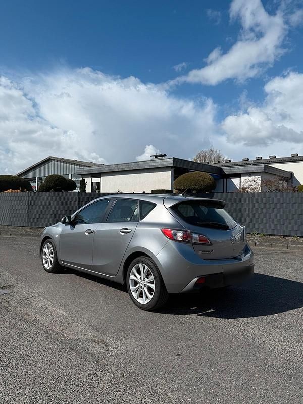 Gebraucht Mazda 3 116 PS (85 kW) 2011 Grau Kleinwagen