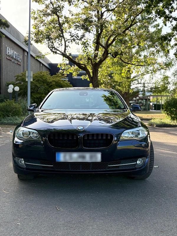Gebraucht BMW 520 185 PS (136 kW) 2010 Blau Limousine