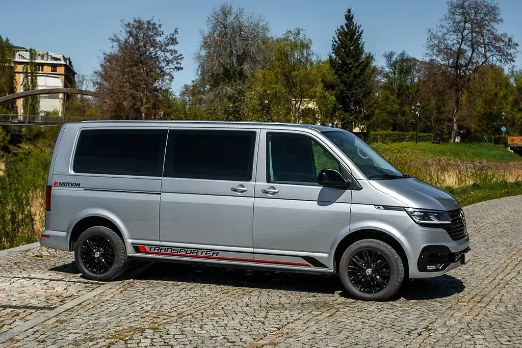 Gebraucht VW Transporter 150 PS (110 kW) 2022 Silber Van