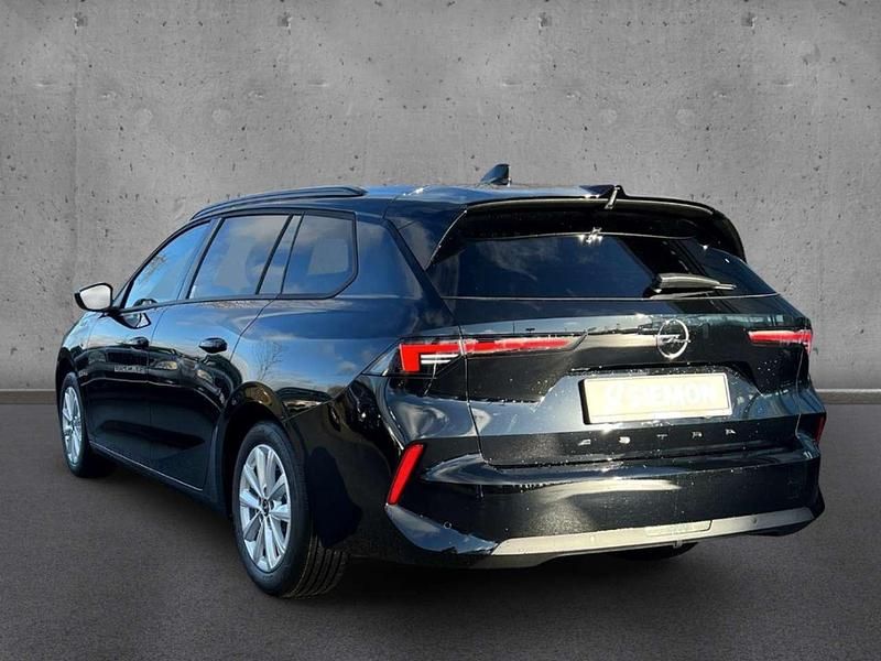 Neu Opel Astra Edition 131 PS (96 kW) 2025 Carbon black pearl Kombi