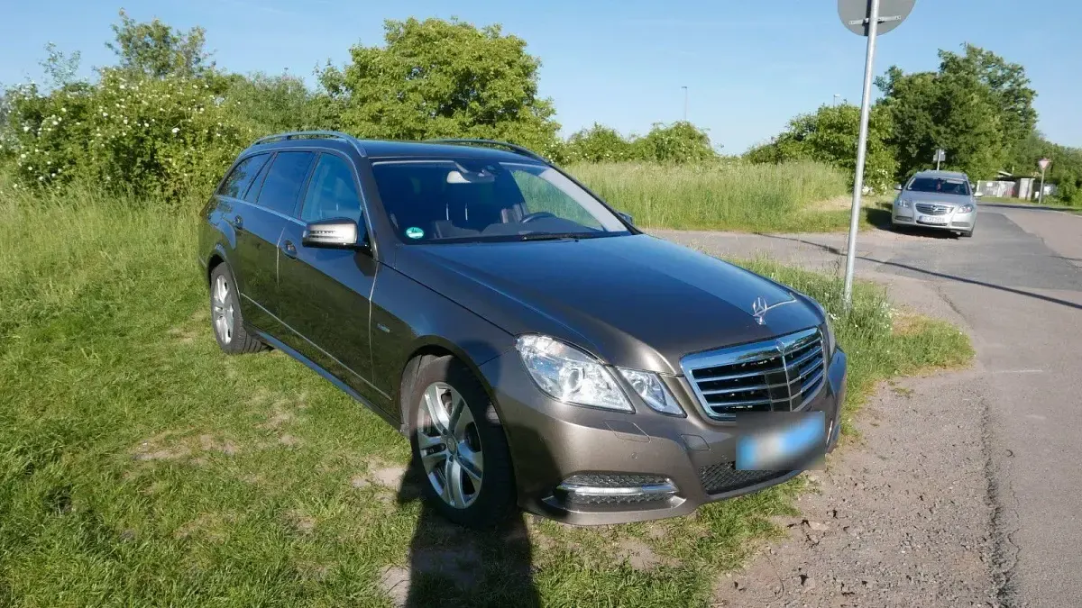 Gebraucht Mercedes E350 Elegance 265 PS (194 kW) 2011 Grau Limousine