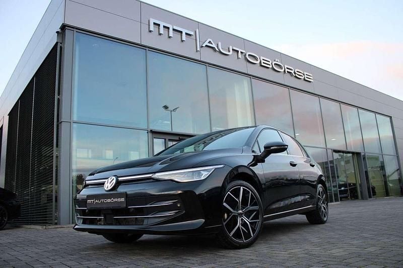 Gebraucht VW Golf VIII Edition 150 PS (110 kW) 2024 Mythos black Limousine