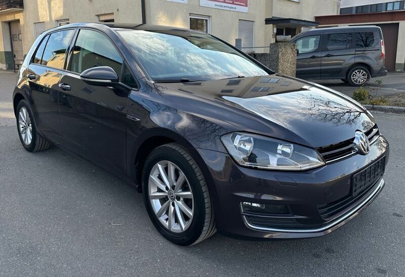 Grau Gebraucht 2015 VW Golf VII Comfortline Kombi | 7.500 € (Fairer Preis) - Bild 1/4