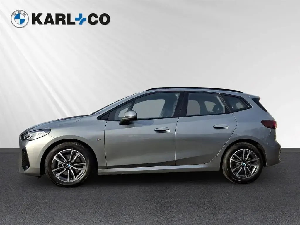 Gebraucht BMW 218 Active Tourer M Sport 136 PS (100 kW) 2025 Grau Van / Kleinbus