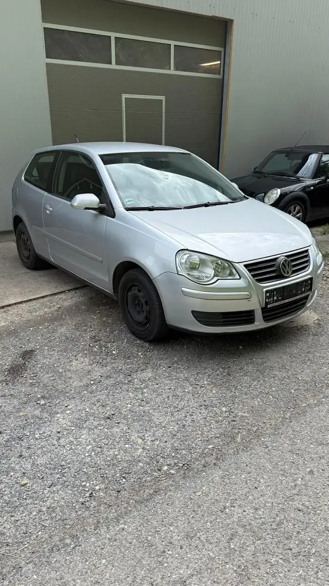 Gebraucht VW Polo 64 PS (47 kW) 2005 Silber Kleinwagen