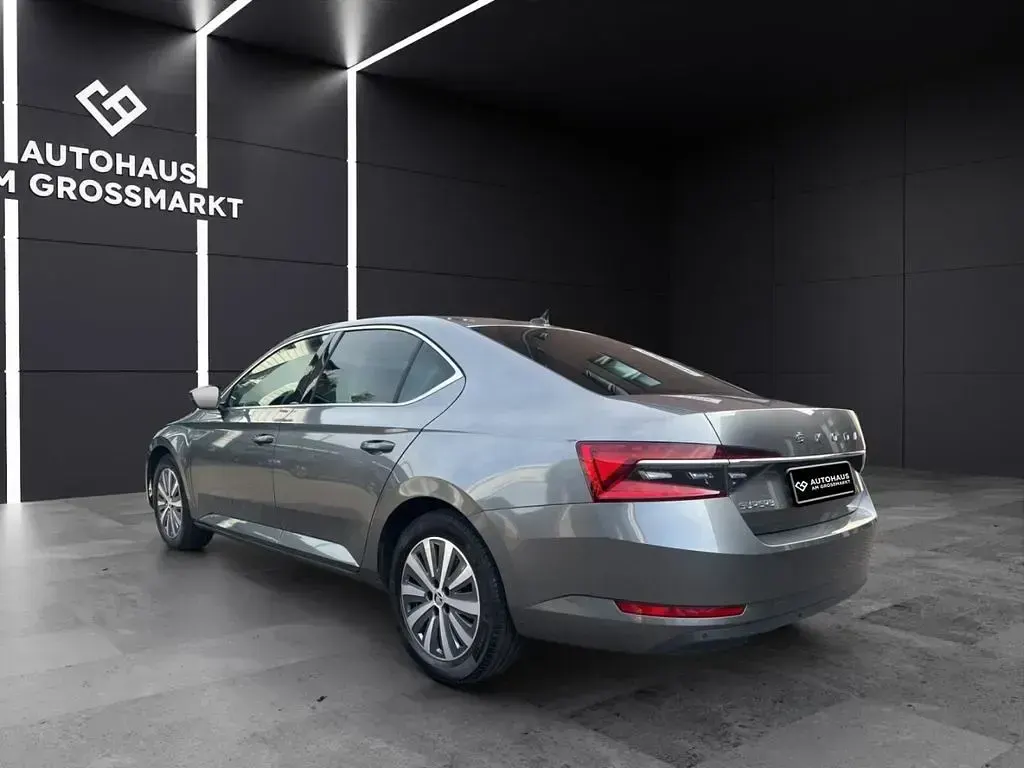 Gebraucht Skoda Superb Style 150 PS (110 kW) 2023 Grau Limousine