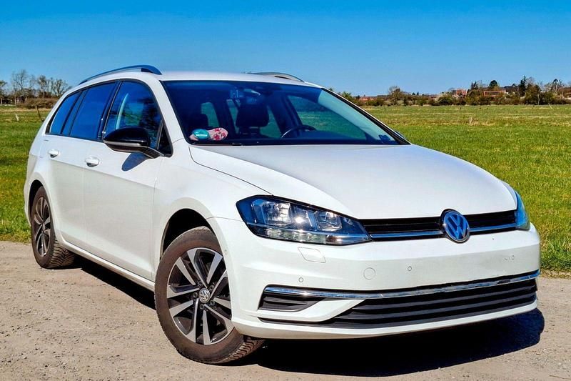 Weiß Gebraucht 2019 VW Golf VII IQ Drive Kombi | 20.000 € (Fairer Preis) - Bild 1/4