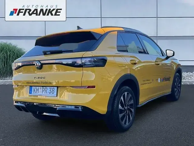 Gebraucht VW T-Roc Style 150 PS (110 kW) 2025 Canary yellow uni SUV