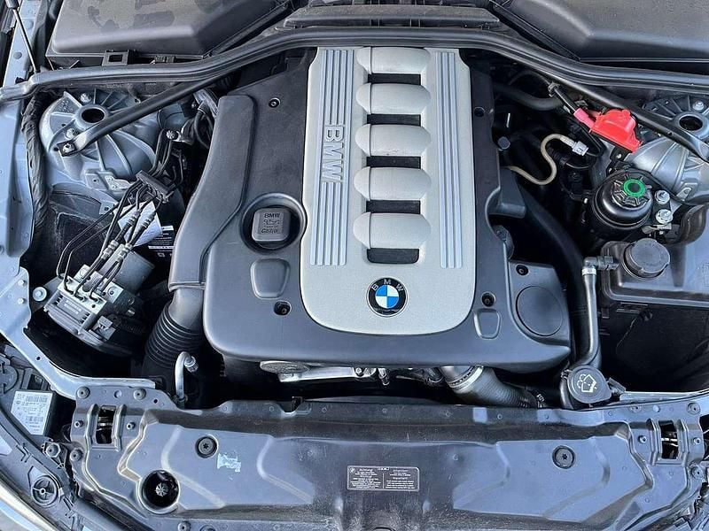 Gebraucht BMW 525 M Sport 197 PS (144 kW) 2009 Grau Kombi