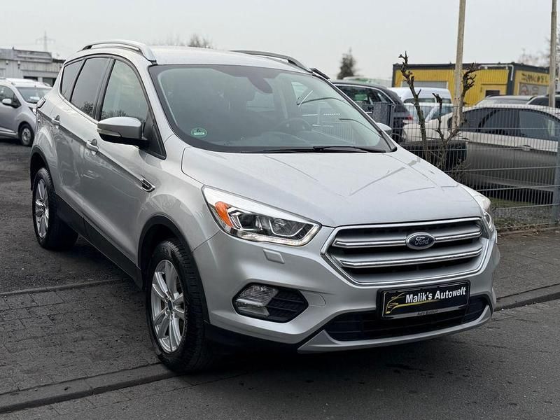 Gebraucht Ford Kuga 150 PS (110 kW) 2017 Silber SUV