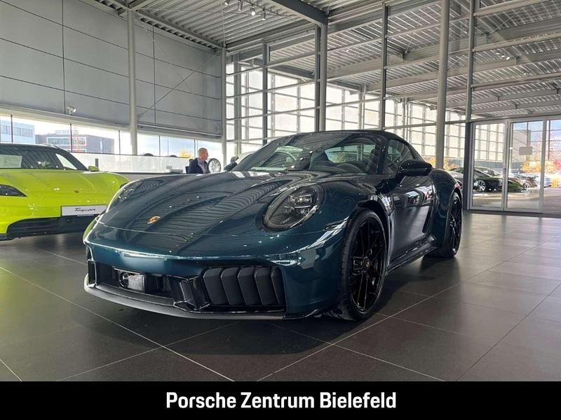 Arlogrünmetallic Neu 2025 Porsche 911 Targa 4 Cabrio | 242.509 € - Bild 1/4
