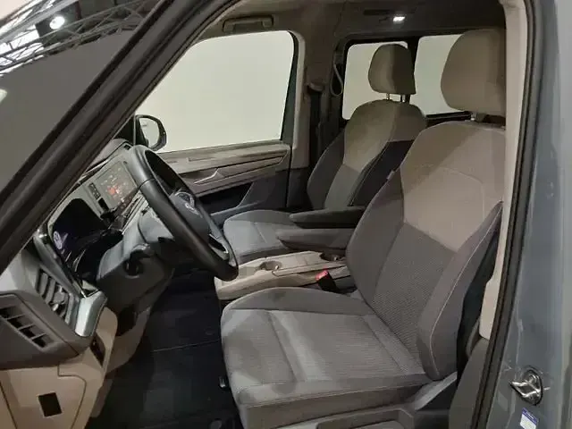 Gebraucht VW Multivan Edition 150 PS (110 kW) 2024 Pure grey Van / Kleinbus