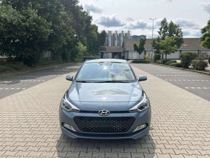 Gebraucht 2017 Hyundai i20 Style Limousine | 9.000 € (Superpreis) - Bild 1/4
