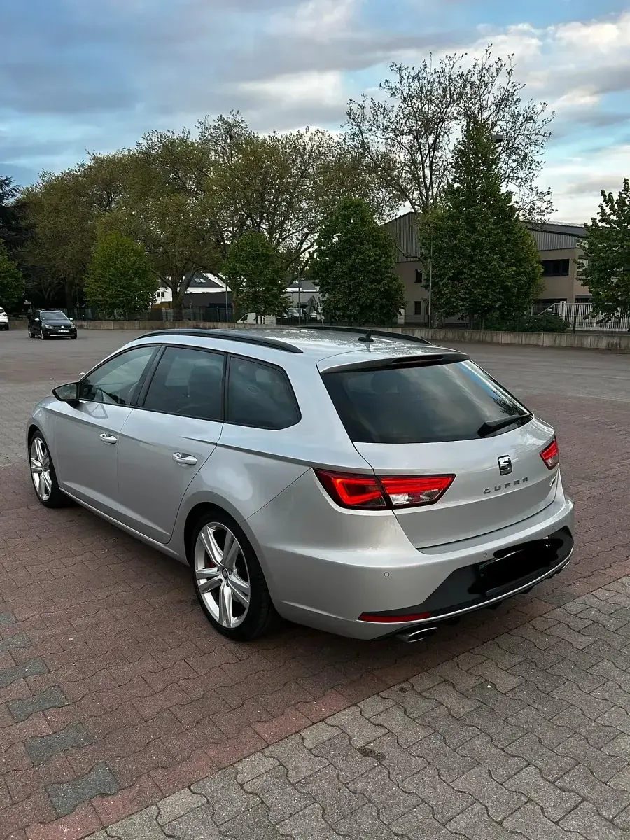 Używany Seat Leon ST CUPRA 265 KM (194 kW) 2015 Srebrny Kombi