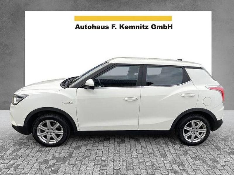 Weiß Gebraucht 2017 Ssangyong (KGM) Tivoli SUV | 7.800 € - Bild 1/4