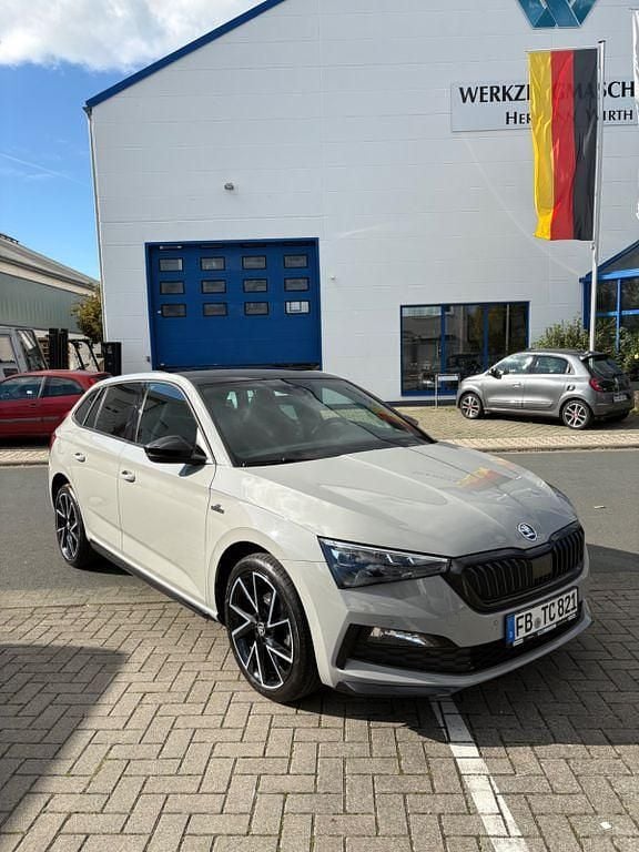 Grau Gebraucht 2021 Skoda Scala Monte Carlo Kleinwagen | 15.290 € (Guter Preis) - Bild 1/4