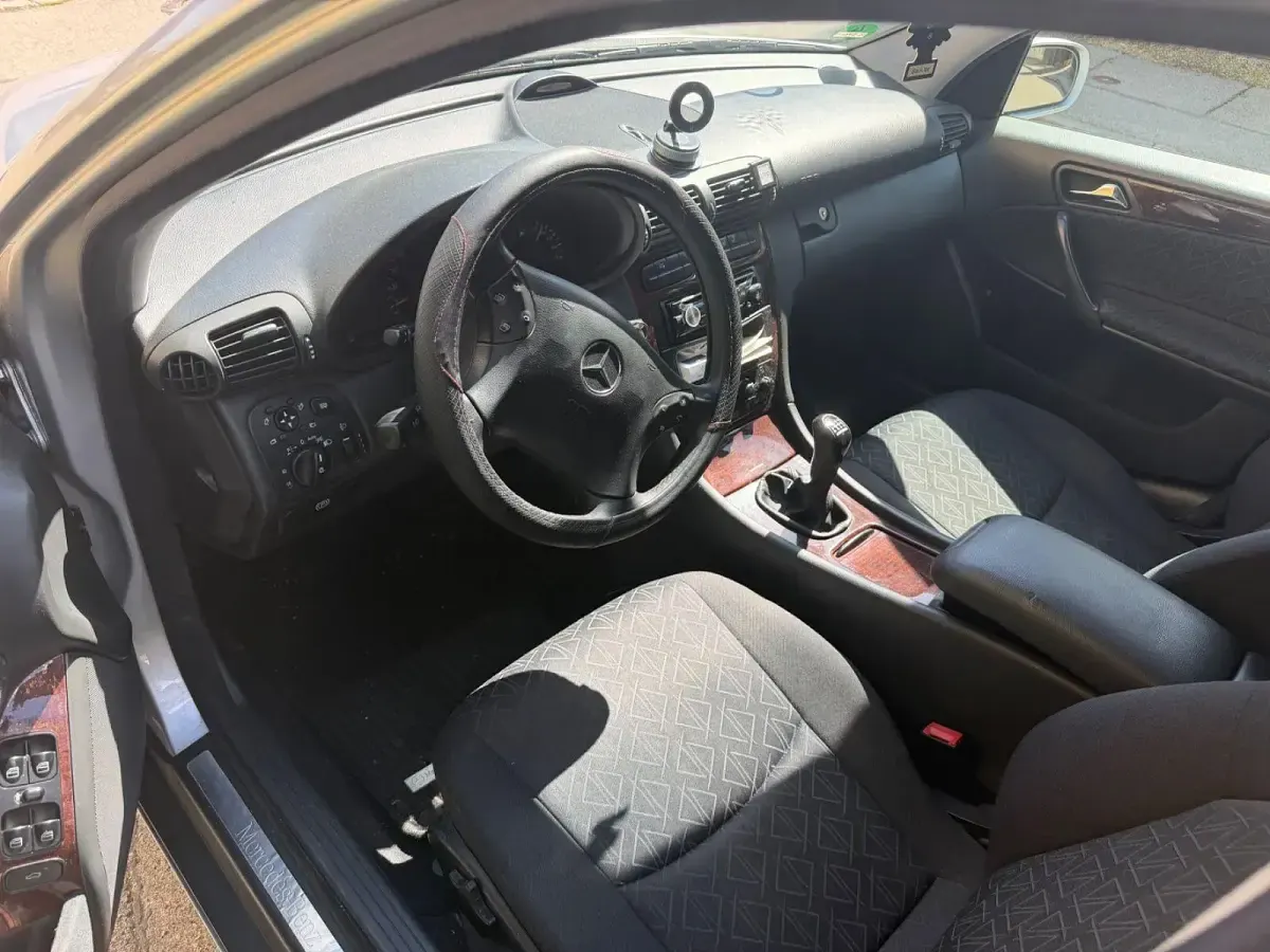 Gebraucht Mercedes C200 Avantgarde 163 PS (119 kW) 2000 Silber Limousine