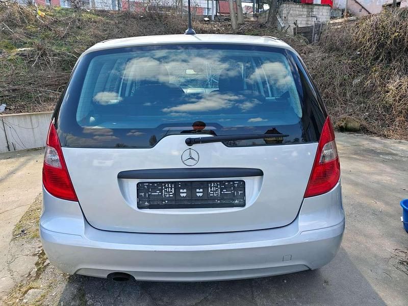 Gebraucht Mercedes A160 95 PS (69 kW) 2010 Polarsilber  metalliclack Kleinwagen