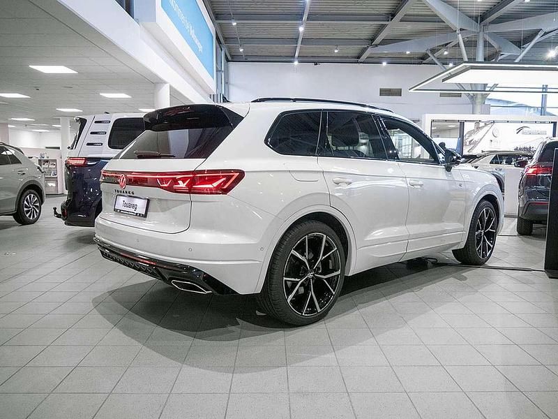 Neu VW Touareg Edition 286 PS (210 kW) 2026 Oryxweiss perlmutteffekt SUV