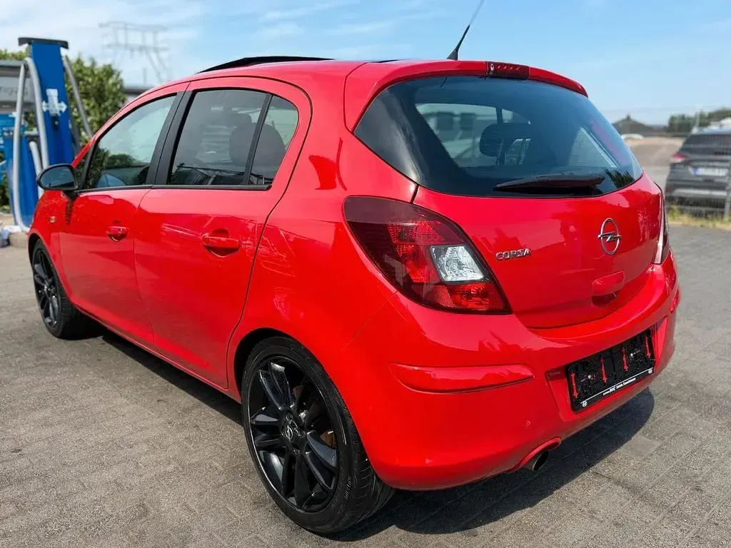 Gebraucht Opel Corsa Color Edition 87 PS (63 kW) 2010 Rot Kleinwagen